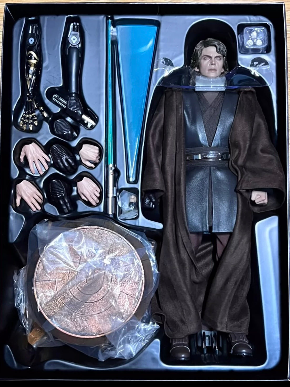 Hot Toys Star Wars Anakin Skywalker Dark Side Revenge of the Sith 1/6 Scale Action Figure MMS486