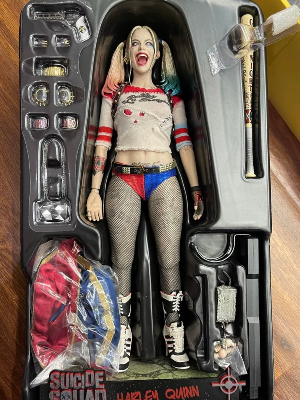 Hot Toys Movie Masterpiece Suicide Squad Harley Quinn 1/6 Scale Action Figure MMS383