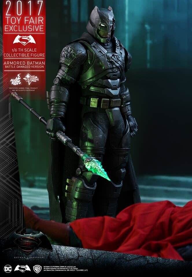 Hot Toys Battle Damaged Version Armored Batman v Superman Dawn of Justice 1/6 Scale Action Figure MMS417 DC